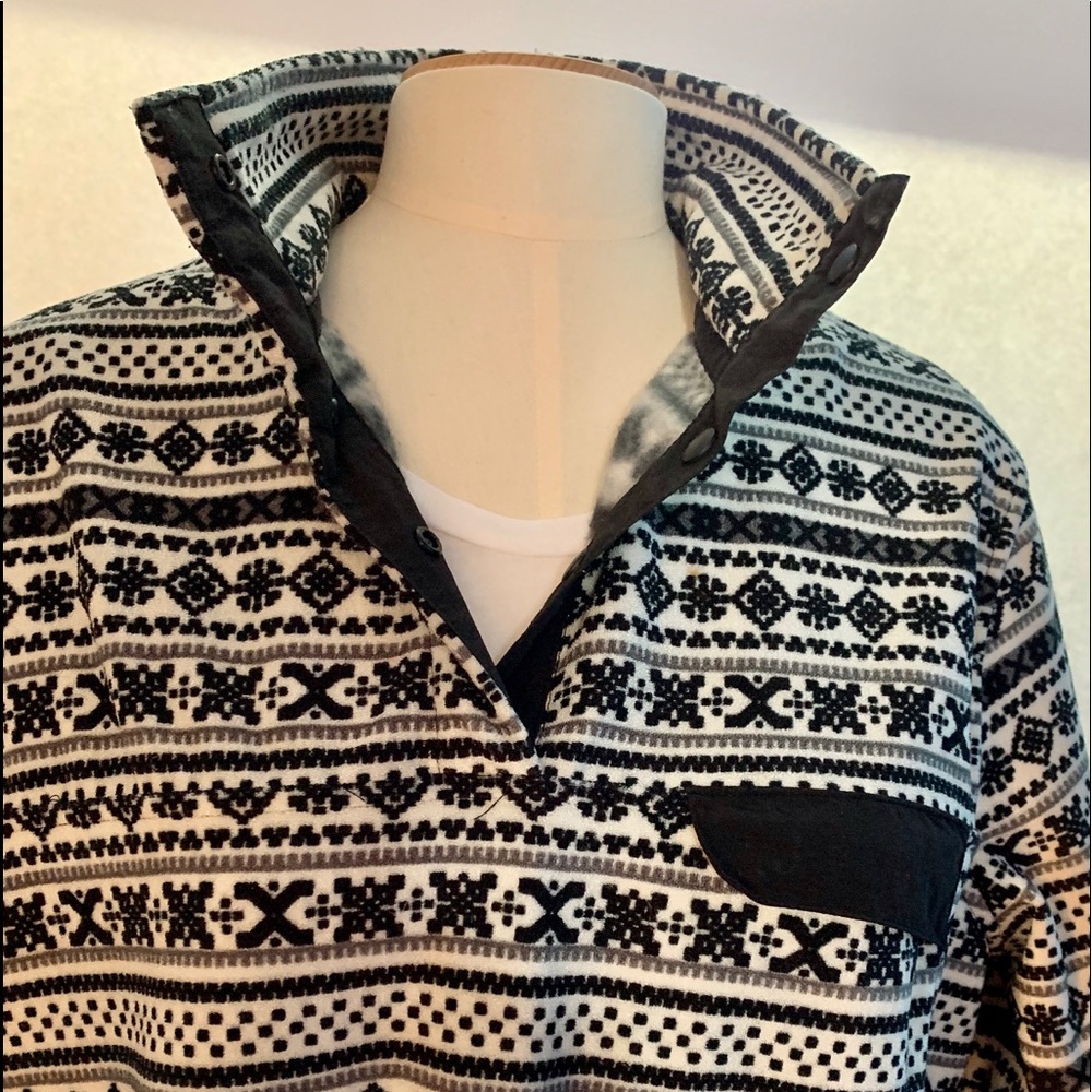 Black/white/ gray print fleece jacket